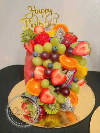 Sandia decorada con frutas