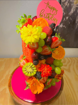 Sandia decorada con frutas